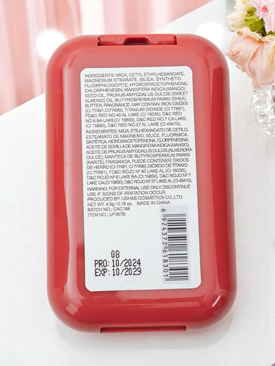 USHAS Fard de obraz compact în nuanța Pink Crush