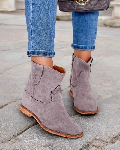 Cizmele de cowboy de la Royalfashion pe un toc acoperit Patorias