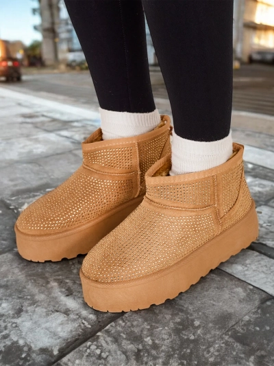 Royalfashion Cizme de zăpadă pentru femei Beige a'la UGGs Corob