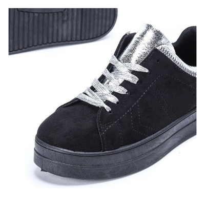 Czarne tenisówki z pomponami Halie - Obuwie