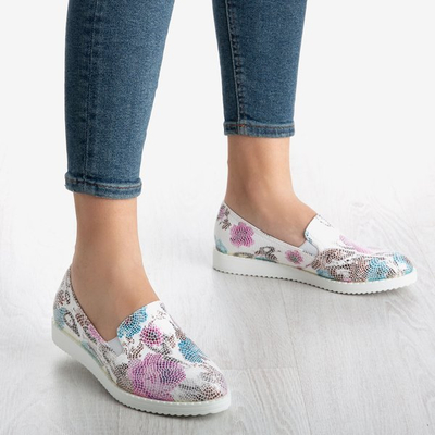 Białe slip - on w kolorowe wzory Shamisilla - Obuwie