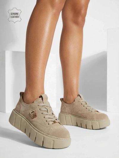 Sportowe sneakersy damskie ze skóry naturalnej Renos