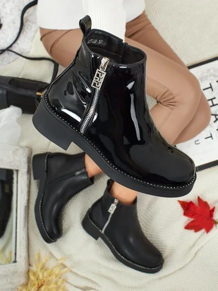 Botine de damă lăcuite din piele ecologică Calvera