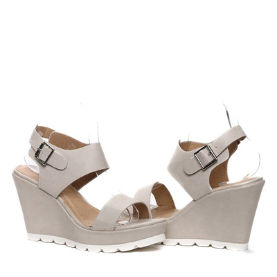 Beżowe sandały na koturnie Posseta - Obuwie