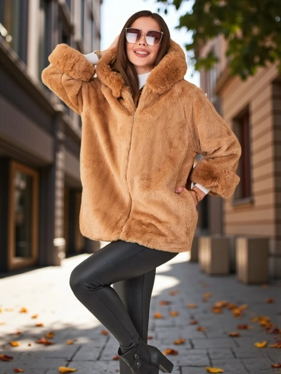 Geacă pentru femei de la Royalfashion din blană artificială