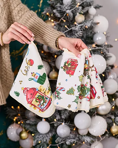 Setul de vacanță Royalfashion cu 4 prosoape de bucătărie Merry Xmas