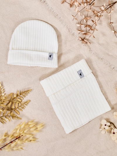 Set univers de iarnă Royalfashion Winter - pălărie cu fular călduros