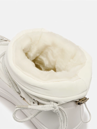 Royalfashion Cizme de damă slip-on a'la cizme de zăpadă în alb Vevnose