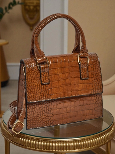 Geantă mică de damă lăcuită din piele ecologică Veluna