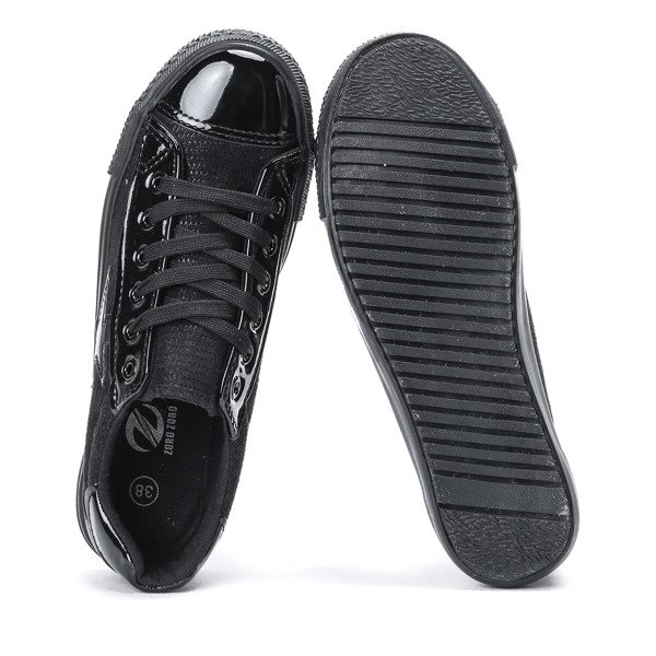 Czarne trampki z gwiazdką Christine - Obuwie