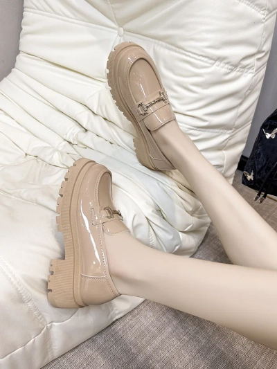 Royalfashion Mocasi din patent pentru femei Adelio
