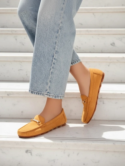 Mocasini Dama Camel Aurelia din Piele Întoarsă cu Ornament - Confort și Stil pe Toc Plat