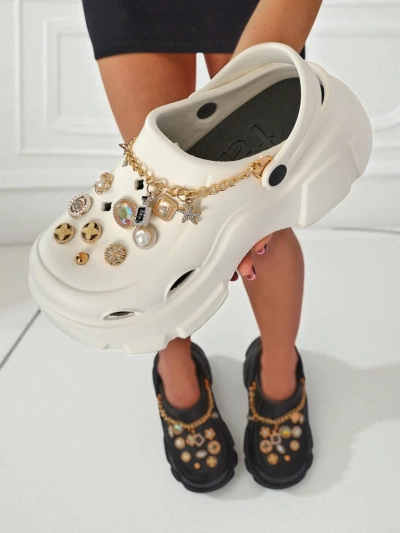 Caligae Aurelia Bianca Sandals with chain decorations in glamour style