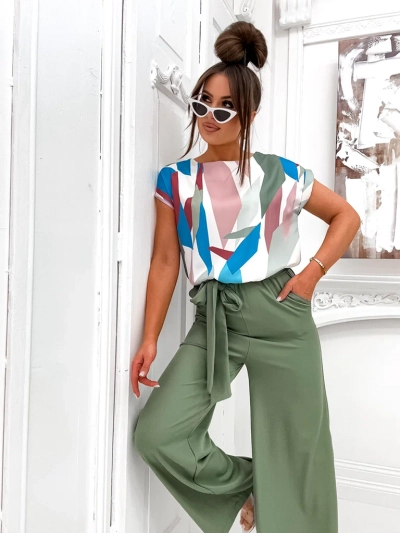 Salopetă pentru femei Royalfashion, cu pantaloni largi și bluză cu mâneci scurte și model