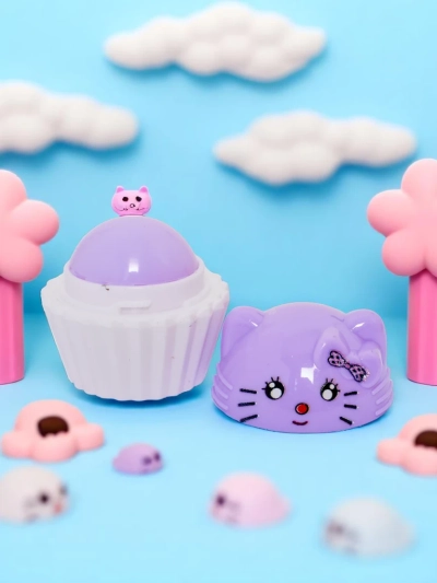 Balsam de buze pentru copii cu un pisoi într-un cupcake - hidratează și regenerează
