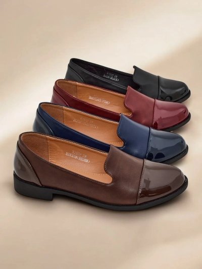 Royalfashion Mocasini eleganți pentru femei. Model unic de mocasini pentru femei, cu talpă plată. Un model clasic realizat dintr-o combinație de piele de catifea și eco-piele lucioasă, cu o talpă interioară din eco-piele. Perfect pentru purtare zil