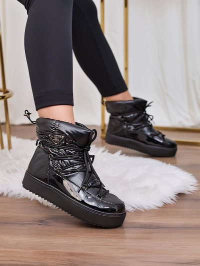 Royalfashion Cizme de damă slip-on a'la cizme de zăpadă în negru Vevnose