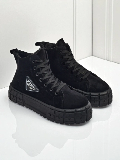 Cizme de femeie Zephyr negre izolate din piele eco-suede neagră - Încălțăminte