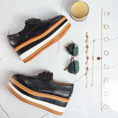 Czarne oxfordy na wysokiej platformie Waleriana - Obuwie