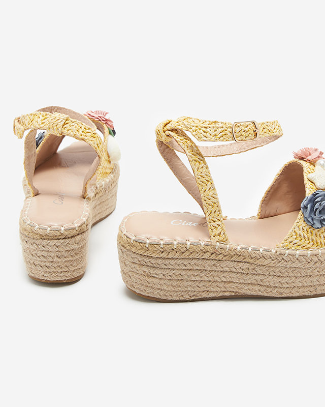 OUTLET Sandale de dama galbene cu dunga decorata Soramis - Incaltaminte