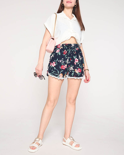 Pantaloni scurți de damă bleumarin și roz cu model floral - Îmbrăcăminte