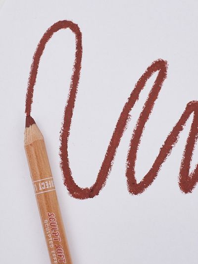 Creion de buze în nuanța Spiked with Rum