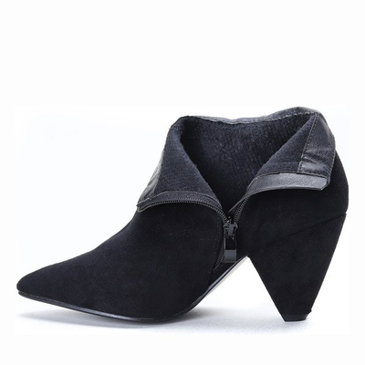 Czarne botki na trójkątnym obcasie Madelynn - Obuwie