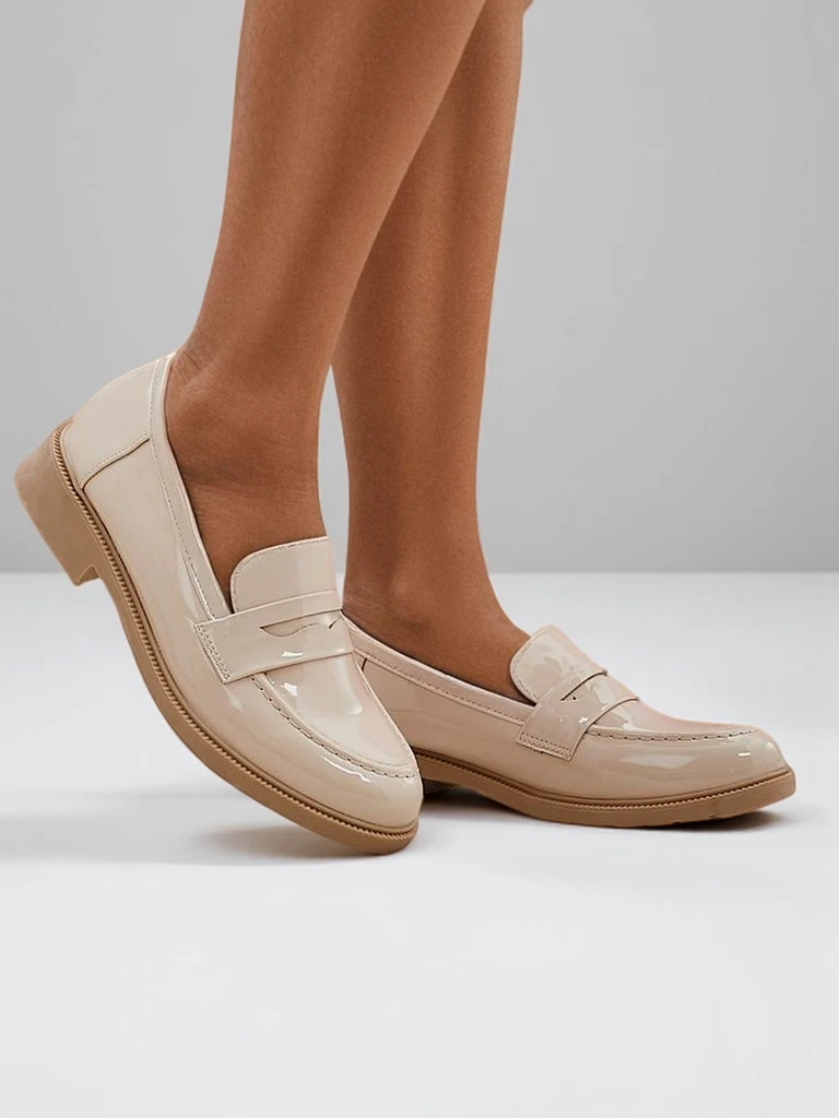 Royalfashion Mocasini din piele lacuită pentru femei Aylay