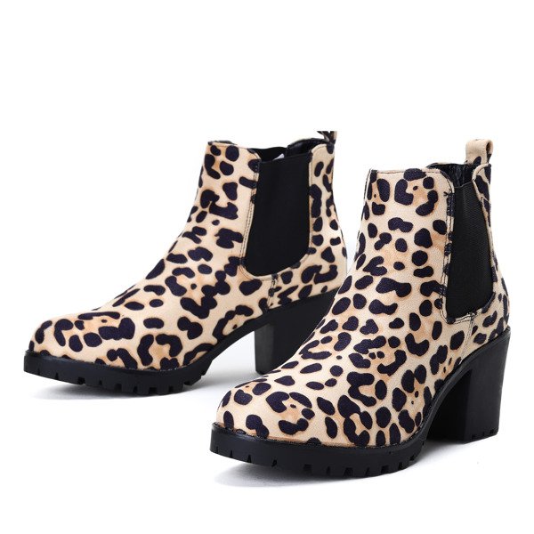 Botki na słupku w panterkę Sarah - Obuwie