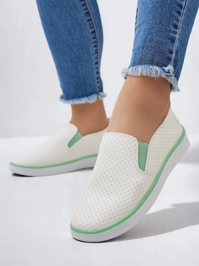 Pantofii slip-on perforați Royalfashion pentru femei Kassias