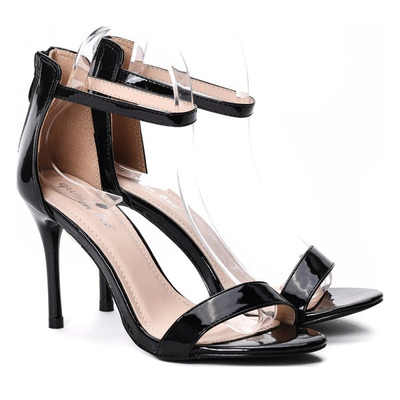 Czarne sandały na szpilce- Obuwie