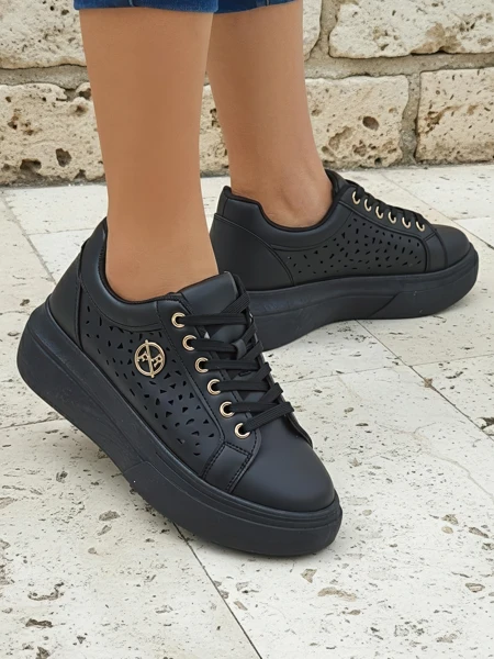 Sneakers de damă Kalista Nero – platforme negre din piele ecologică, colecția de primăvară