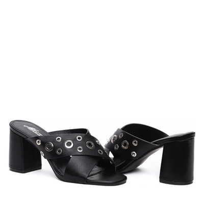 Czarne klapki na słupku Tresa - Obuwie