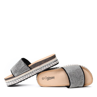 Czarne klapki z cyrkoniami na platformie Naomie- Obuwie