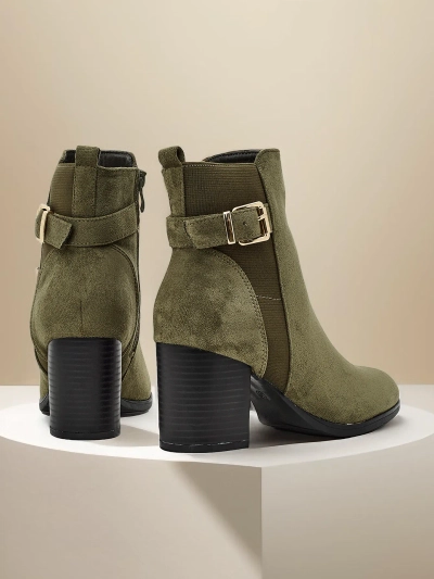 Cizmele de glezna pentru femei Royalfashion pe un butonest Vierod