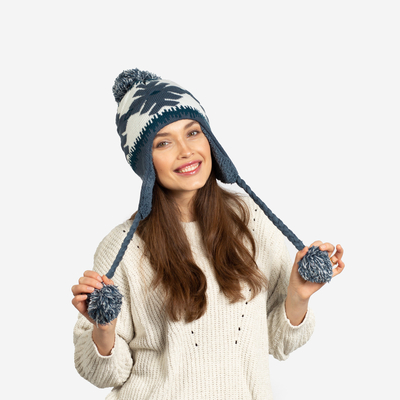 Palarie izolata de dama bleumarin cu fulgi de zapada cu pompoane - Accesorii