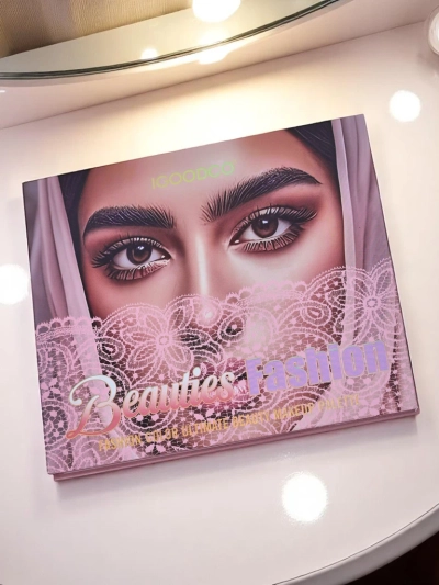 Beauties Fashion Paletă de 45 farduri de pleoape cu glitter și mat Champagne Ruby Glamour