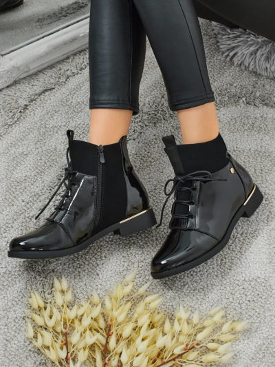 Botine de damă lăcuite cu șireturi Avoria