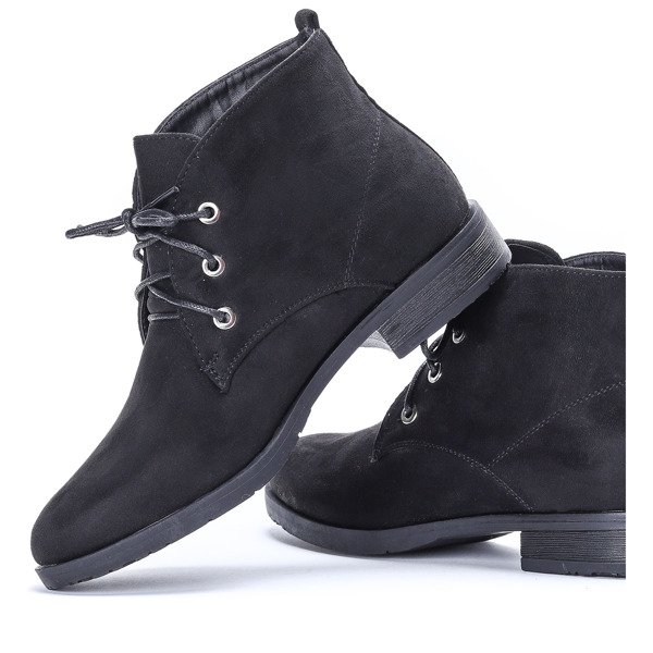 Czarne sztyblety Helen- Obuwie