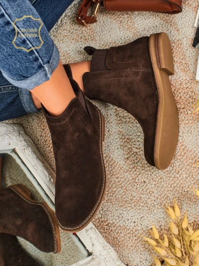 Botine Altesse de Culoare Maro Închis din Piele Întoarsă