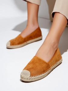 Camel || maro