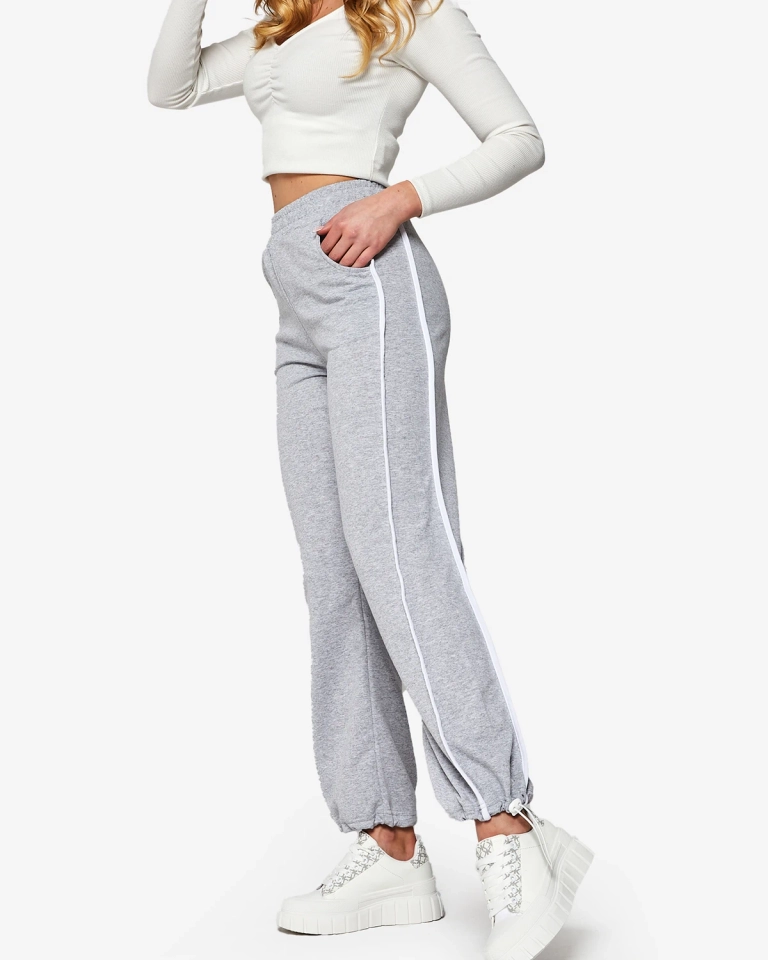 Pantaloni de trening largi de damă gri cu dungi- Îmbrăcăminte