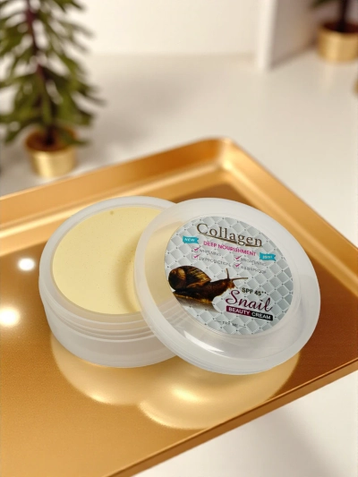 Cremă de față iluminatoare cu colagen și SPF45 - hrănitoare
