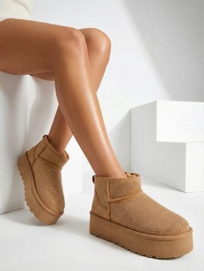 Royalfashion Cizme de zăpadă pentru femei Beige a'la UGGs Corob