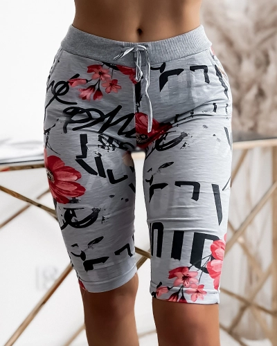 Pantaloni scurți de damă gri și roșii 3/4 cu imprimeu PLUS SIZE - Îmbrăcăminte