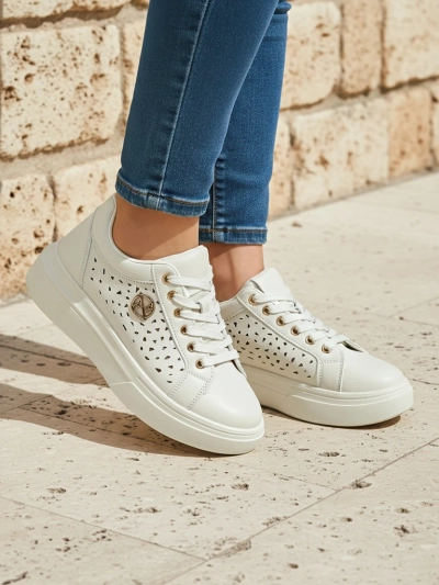 Sneakers de damă Callista bej, piele ecologică, de primăvară, cu toc plat