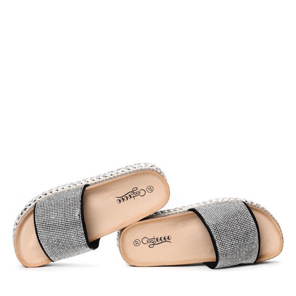 Czarne klapki z cyrkoniami na platformie Naomie- Obuwie