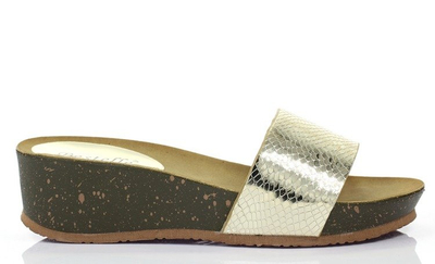 Złote klapki na koturnie Sademma - Obuwie