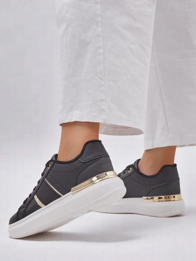 Sneakeri sport de femei Royalfashion pe o talpă mai groasă Montanas