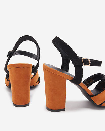 OUTLET Sandale de dama de culoarea camila pe un post Hromm- Incaltaminte